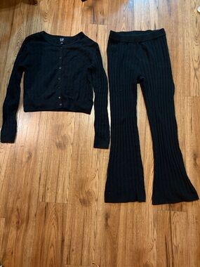 GAP Black Ribbed Wide-Leg Pants and Button-Front Cardigan